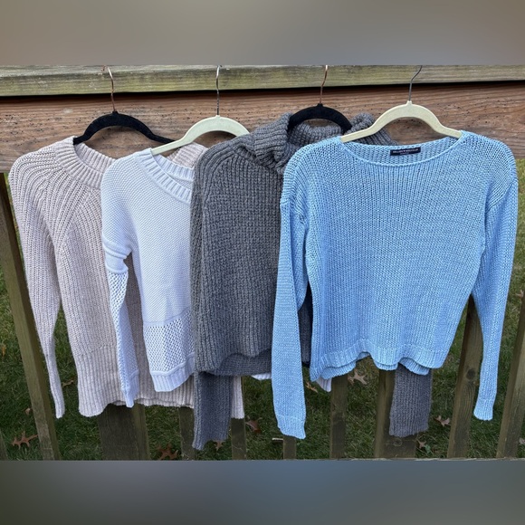 4 Sweater Bundle - Sizes XS/Small - Picture 1 of 12